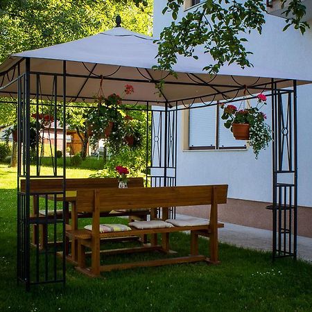 Rooms Marijana Obrovac Slunj Exteriér fotografie
