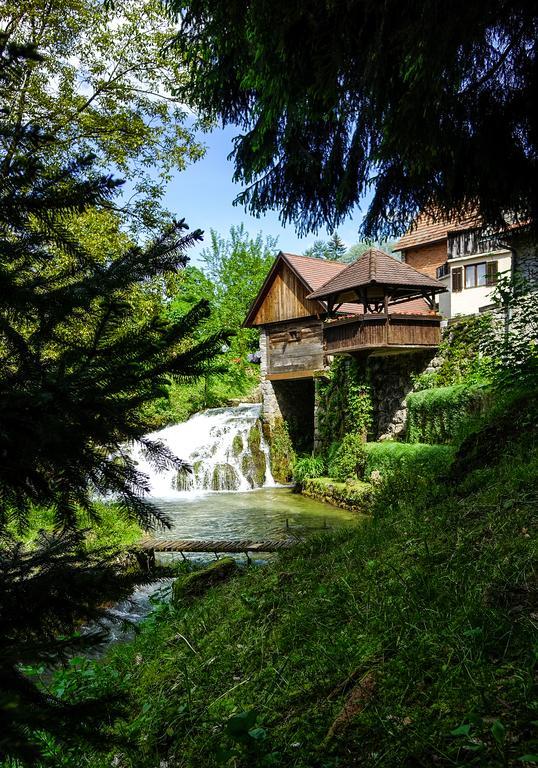 Rooms Marijana Obrovac Slunj Exteriér fotografie