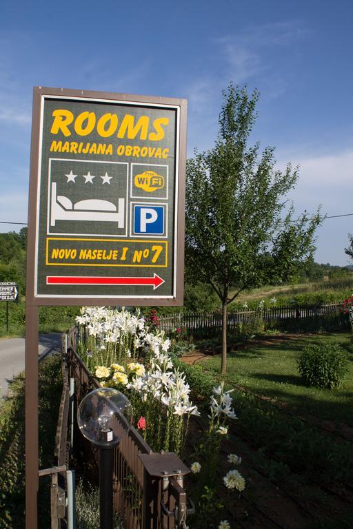 Rooms Marijana Obrovac Slunj Exteriér fotografie